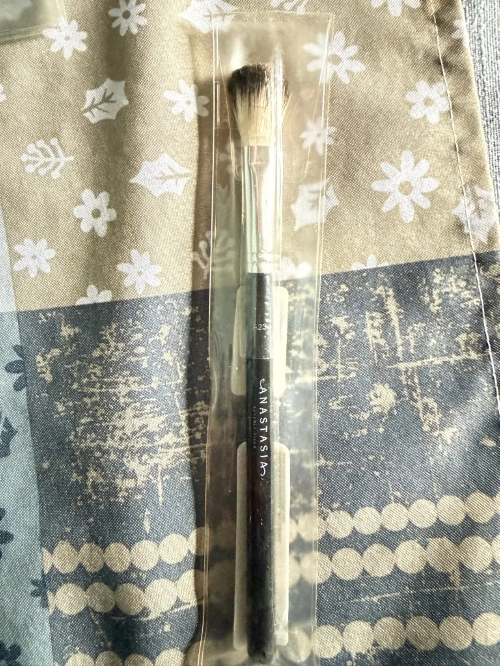 Anastasia Beverly Hills Pro Tapered Blending Brush -NWT